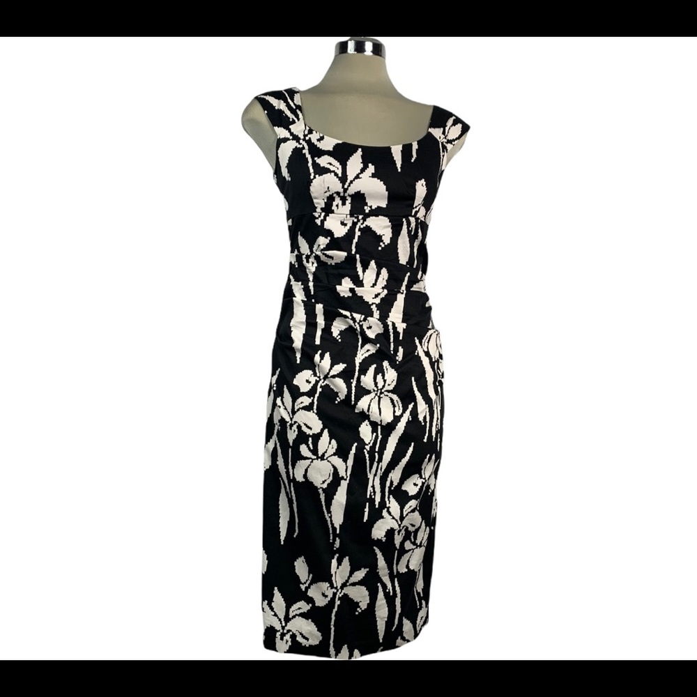 London Times DESIGNED White and Black Body Shape Dress Size 4
